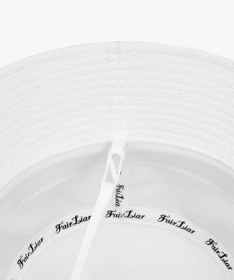 FAIRLIAR Seersucker Bucket Hat - White