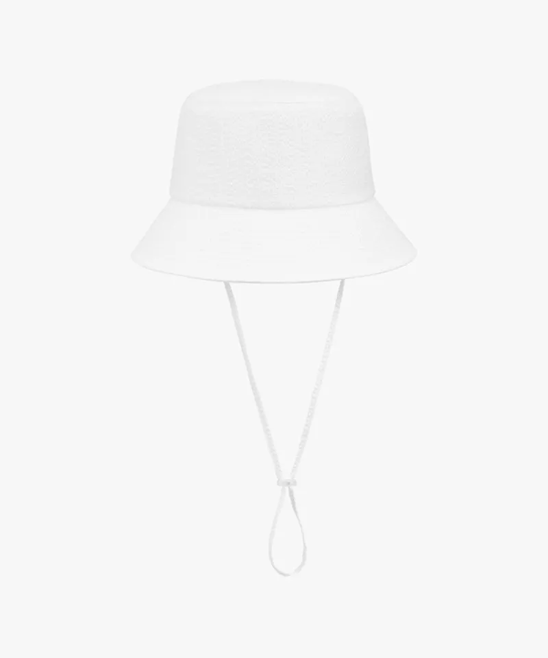 FAIRLIAR Seersucker Bucket Hat - White