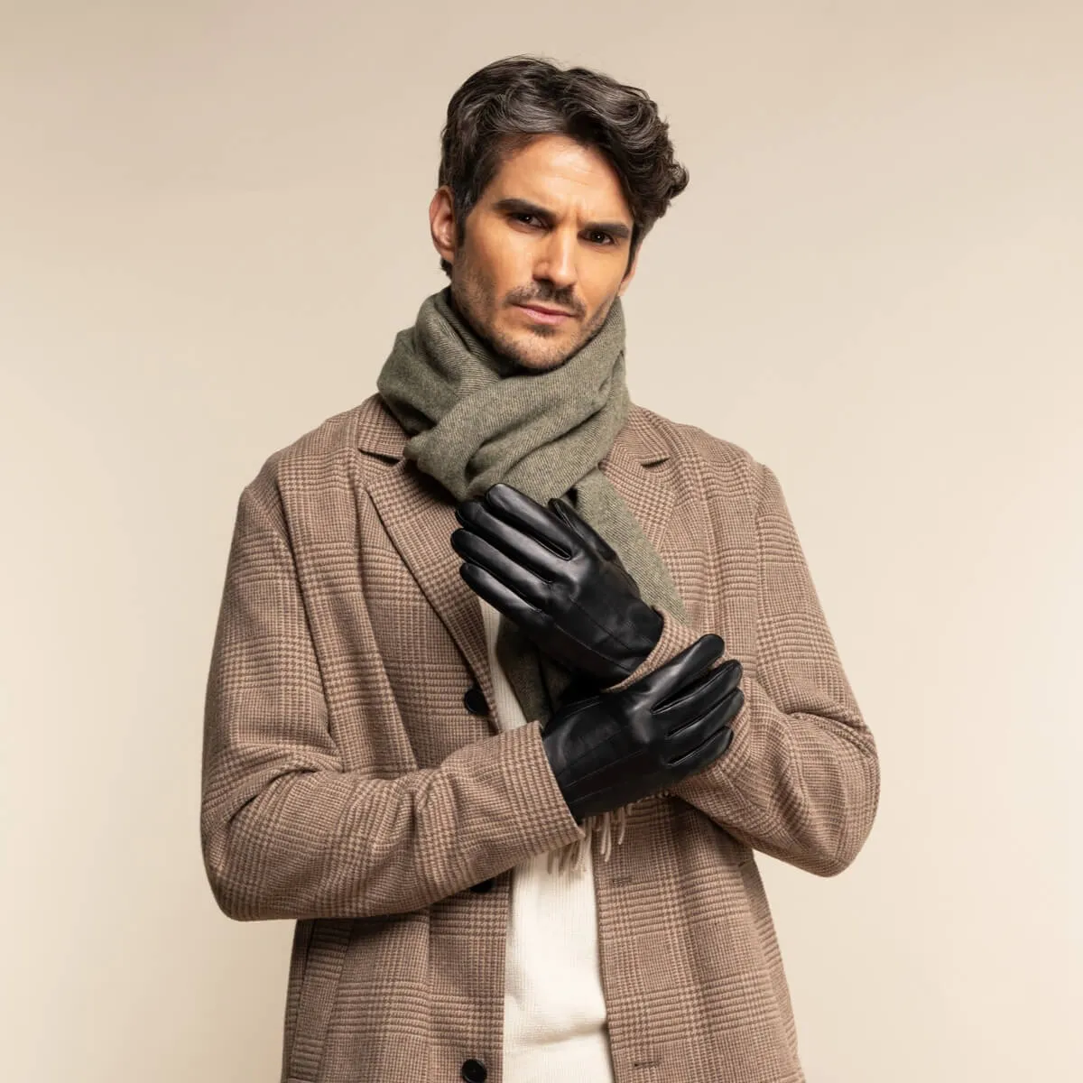 James (black) - classic sheepskin leather gloves with luxurious cashmere lining & touchscreen feature