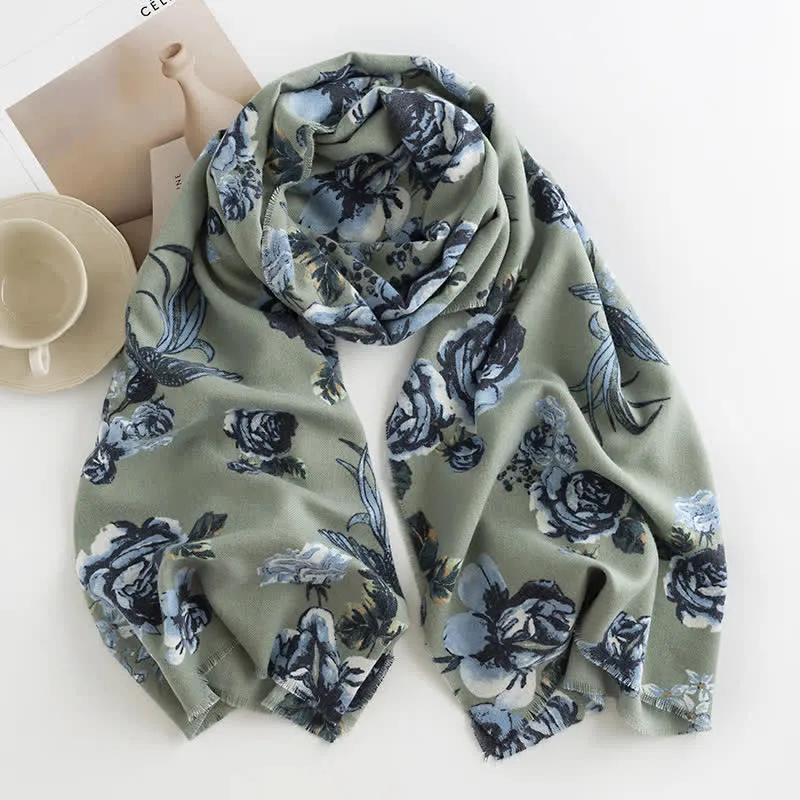 Women's Graceful Large Rose Romantic Pattern Scarf